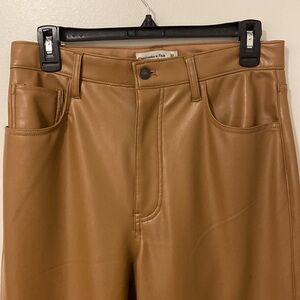 Abercrombie 90’s Straight leg-ultra High Rise Vegan Leather Pants preown sz 10